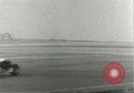 Standbild Go-karts Racing Lakenheath in England, 1960, aus Sekunde 51 historischem Filmmaterial Videoclip 65675062929