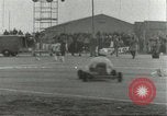 Standbild Go-karts Racing Lakenheath in England, 1960, aus Sekunde 52 historischem Filmmaterial Videoclip 65675062929