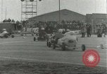 Standbild Go-karts Racing Lakenheath in England, 1960, aus Sekunde 55 historischem Filmmaterial Videoclip 65675062929