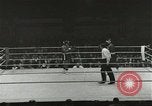 Standbild Boxkampf Deutschland, 1960, aus Sekunde 16 historischem Filmmaterial Videoclip 65675062930