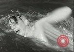 Image championnat de natation junior Holland Hollande, 1955, de la seconde 20 séquences d'archives historiques vidéo 65675062936