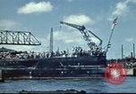 Standbild USS Nevada verlassen drydock nach Reparaturen Pearl Harbor Hawaii USA, 1942, aus Sekunde 3 historischem Filmmaterial Videoclip 65675062939