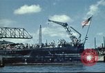 Standbild USS Nevada verlassen drydock nach Reparaturen Pearl Harbor Hawaii USA, 1942, aus Sekunde 5 historischem Filmmaterial Videoclip 65675062939