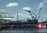 Standbild USS Nevada verlassen drydock nach Reparaturen Pearl Harbor Hawaii USA, 1942, aus Sekunde 7 historischem Filmmaterial Videoclip 65675062939