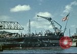 Standbild USS Nevada verlassen drydock nach Reparaturen Pearl Harbor Hawaii USA, 1942, aus Sekunde 9 historischem Filmmaterial Videoclip 65675062939