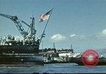 Standbild USS Nevada verlassen drydock nach Reparaturen Pearl Harbor Hawaii USA, 1942, aus Sekunde 14 historischem Filmmaterial Videoclip 65675062939