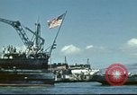Standbild USS Nevada verlassen drydock nach Reparaturen Pearl Harbor Hawaii USA, 1942, aus Sekunde 16 historischem Filmmaterial Videoclip 65675062939