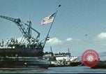 Standbild USS Nevada verlassen drydock nach Reparaturen Pearl Harbor Hawaii USA, 1942, aus Sekunde 22 historischem Filmmaterial Videoclip 65675062939