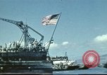 Standbild USS Nevada verlassen drydock nach Reparaturen Pearl Harbor Hawaii USA, 1942, aus Sekunde 29 historischem Filmmaterial Videoclip 65675062939