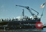 Standbild USS Nevada verlassen drydock nach Reparaturen Pearl Harbor Hawaii USA, 1942, aus Sekunde 33 historischem Filmmaterial Videoclip 65675062939