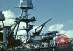 Standbild USS Nevada verlassen drydock nach Reparaturen Pearl Harbor Hawaii USA, 1942, aus Sekunde 43 historischem Filmmaterial Videoclip 65675062939