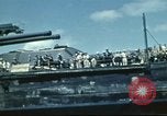 Standbild USS Nevada verlassen drydock nach Reparaturen Pearl Harbor Hawaii USA, 1942, aus Sekunde 50 historischem Filmmaterial Videoclip 65675062939