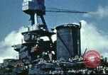 Standbild USS Nevada verlassen drydock nach Reparaturen Pearl Harbor Hawaii USA, 1942, aus Sekunde 59 historischem Filmmaterial Videoclip 65675062939