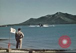Image US Navy PBY Catalina aéronef atterrit sur l'eau Kaneohe Hawaii USA, 1942, de la seconde 61 séquences d'archives historiques vidéo 65675062941