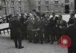 Immagine di American dignitari Parigi Francia, 1957, secondo 23 filmato di repertorio 65675062964