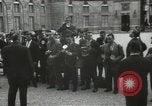 Immagine di American dignitari Parigi Francia, 1957, secondo 26 filmato di repertorio 65675062964