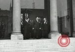 Immagine di American dignitari Parigi Francia, 1957, secondo 32 filmato di repertorio 65675062964