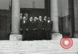 Immagine di American dignitari Parigi Francia, 1957, secondo 36 filmato di repertorio 65675062964