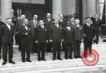 Immagine di American dignitari Parigi Francia, 1957, secondo 38 filmato di repertorio 65675062964
