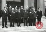 Immagine di American dignitari Parigi Francia, 1957, secondo 40 filmato di repertorio 65675062964