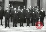 Immagine di American dignitari Parigi Francia, 1957, secondo 42 filmato di repertorio 65675062964