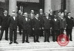 Immagine di American dignitari Parigi Francia, 1957, secondo 43 filmato di repertorio 65675062964