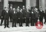 Immagine di American dignitari Parigi Francia, 1957, secondo 45 filmato di repertorio 65675062964