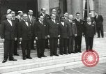 Immagine di American dignitari Parigi Francia, 1957, secondo 49 filmato di repertorio 65675062964
