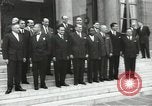 Immagine di American dignitari Parigi Francia, 1957, secondo 51 filmato di repertorio 65675062964