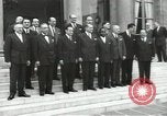 Immagine di American dignitari Parigi Francia, 1957, secondo 54 filmato di repertorio 65675062964