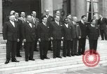 Immagine di American dignitari Parigi Francia, 1957, secondo 55 filmato di repertorio 65675062964