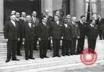 Immagine di American dignitari Parigi Francia, 1957, secondo 57 filmato di repertorio 65675062964