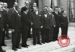 Immagine di American dignitari Parigi Francia, 1957, secondo 59 filmato di repertorio 65675062964