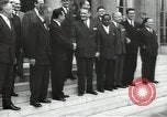 Immagine di American dignitari Parigi Francia, 1957, secondo 62 filmato di repertorio 65675062964