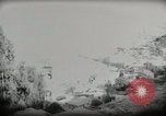 Standbild kleiner Junge zu Fuß und mit Kamelen Amman Transjordan, 1945, aus Sekunde 27 historischem Filmmaterial Videoclip 65675062976