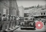 Immagine di L'emiro e funzionari frequentare le preghiere del venerdì Amman Transgiordania, 1945, secondo 19 filmato di repertorio 65675062977