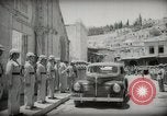 Immagine di L'emiro e funzionari frequentare le preghiere del venerdì Amman Transgiordania, 1945, secondo 20 filmato di repertorio 65675062977