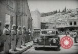Immagine di L'emiro e funzionari frequentare le preghiere del venerdì Amman Transgiordania, 1945, secondo 22 filmato di repertorio 65675062977