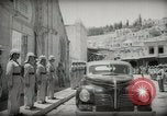 Immagine di L'emiro e funzionari frequentare le preghiere del venerdì Amman Transgiordania, 1945, secondo 24 filmato di repertorio 65675062977