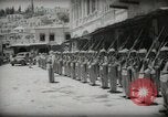 Immagine di L'emiro e funzionari frequentare le preghiere del venerdì Amman Transgiordania, 1945, secondo 25 filmato di repertorio 65675062977