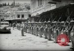 Immagine di L'emiro e funzionari frequentare le preghiere del venerdì Amman Transgiordania, 1945, secondo 30 filmato di repertorio 65675062977