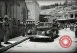 Immagine di L'emiro e funzionari frequentare le preghiere del venerdì Amman Transgiordania, 1945, secondo 41 filmato di repertorio 65675062977