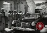 Immagine di L'emiro e funzionari frequentare le preghiere del venerdì Amman Transgiordania, 1945, secondo 47 filmato di repertorio 65675062977