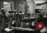 Immagine di L'emiro e funzionari frequentare le preghiere del venerdì Amman Transgiordania, 1945, secondo 48 filmato di repertorio 65675062977