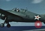 Image des segments de 1942 documentaire sur la bataille de Midway Océan Pacifique, 1942, de la seconde 7 séquences d'archives historiques vidéo 65675062996