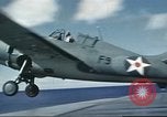 Image des segments de 1942 documentaire sur la bataille de Midway Océan Pacifique, 1942, de la seconde 21 séquences d'archives historiques vidéo 65675062996