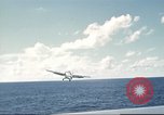Image des segments de 1942 documentaire sur la bataille de Midway Océan Pacifique, 1942, de la seconde 24 séquences d'archives historiques vidéo 65675062996