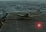Immagine di US Navy aerei operativi nella battaglia di Midway Oceano Pacifico, 1942, secondo 9 filmato di repertorio 65675063000