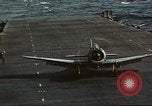 Immagine di US Navy aerei operativi nella battaglia di Midway Oceano Pacifico, 1942, secondo 11 filmato di repertorio 65675063000