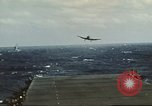 Immagine di US Navy aerei operativi nella battaglia di Midway Oceano Pacifico, 1942, secondo 13 filmato di repertorio 65675063000